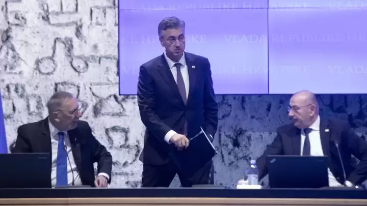 VLADA Donesena odluka o visini osnovice za obračun plaće zaposlenika javnih službi