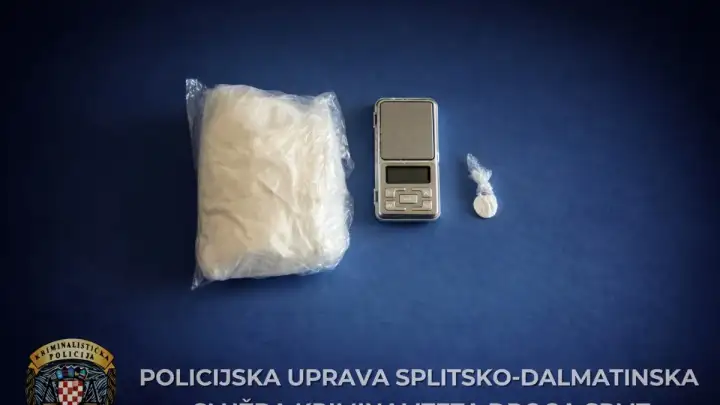 Solin: U pretrazi stana pronađen gotovo jedan kilogram droge amfetamin