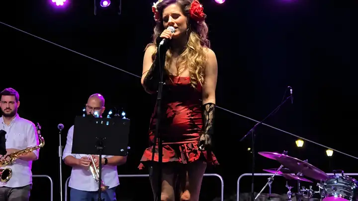 Koncert "For Amy" dirnuo publiku na Gradini: Ana Uršula Najev glazbom oživjela duh Amy Winehouse