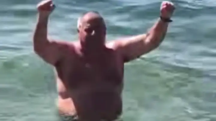 Splićanin Ante Atalić Čiki u moru se kupa skoro cijelu godinu (VIDEO)