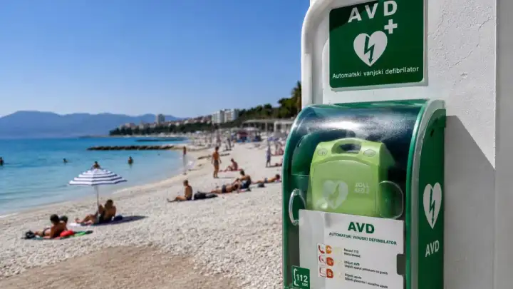 Najposjećenije splitske plaže dobile defibrilatore za hitne situacije