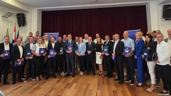U Dugopolju uručeni ugovori: 748 tisuća eura za projekte diljem Splitsko-dalmatinskoj županiji