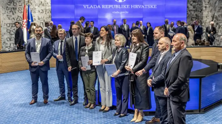 Dodijeljeno 55 ugovora za izgradnju i opremanje škola za jednosmjensku nastavu