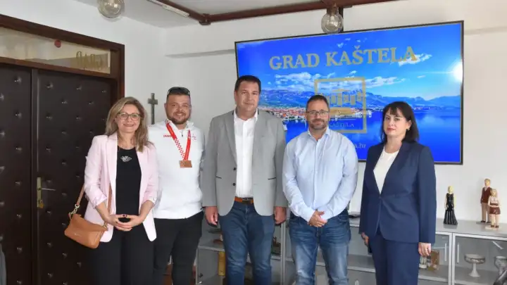 Brončani reprezentativac Ilija Perak primljen u Gradskoj upravi Kaštela – Grad Kaštela