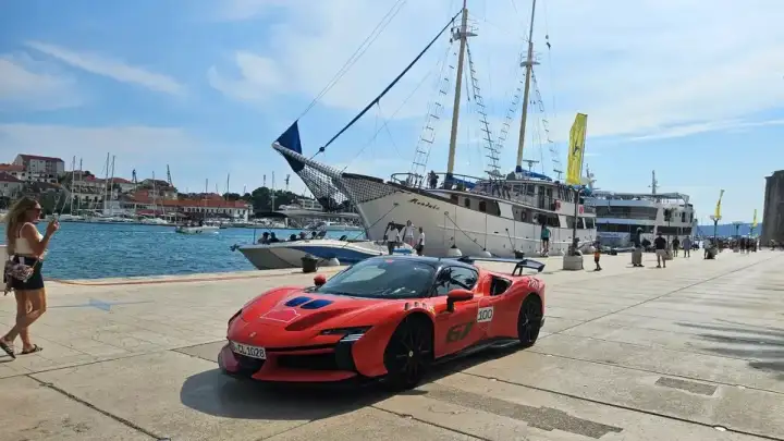 Najskuplji modeli Ferrarija protutnjali Trogirom (FOTO)