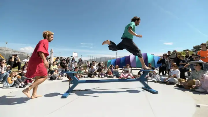 Završilo je sedmo izdanje Festivala neobičnih obitelji: Pogledajte kako izgleda kada suvremeni cirkus dođe u grad