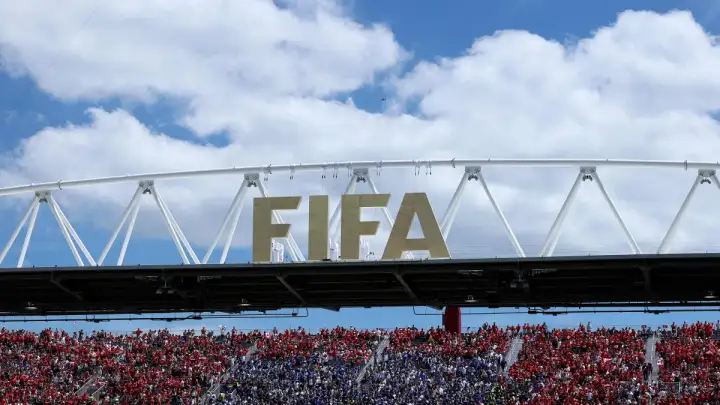 SP: FIFA već prodaje travnjak s finala