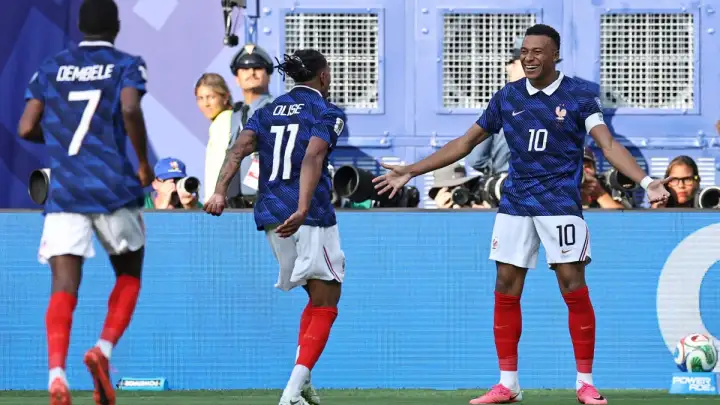 SP: Francuzi se poigrali sa Šveđanima, Mbappe u lovu na Messija