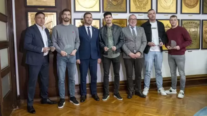 Split slavi broncu hrvatske futsalske reprezentacije – gradonačelnik Šuta primio splitske reprezentativce i predstavio velika ulaganja u sport