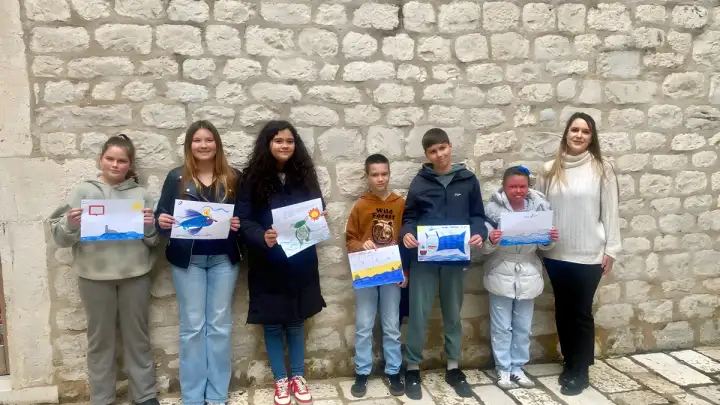 Priča o morskoj medvjedici oživjela u Gradskoj knjižnici Kaštela