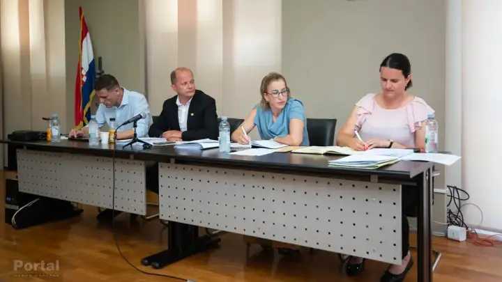 Pogledajte snimku 7. sjednice Gradskog vijeća Grada Kaštela (VIDEO)