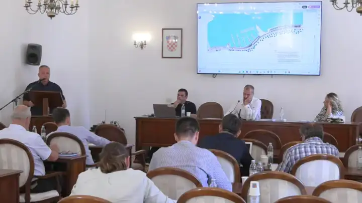 GV Trogir: Četiri milijuna eura za novu vizuru čiovske obale između dva mosta, rekonstruira se cesta do Slatina