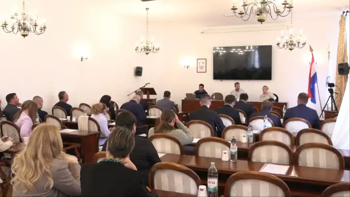 Gradsko vijeće: Između hladnih učionica i političkih sukoba oko osnivačkih prava trogirskih škola