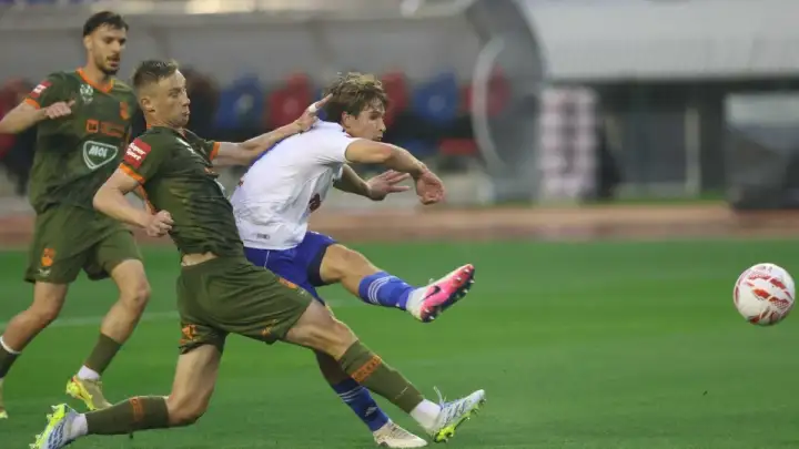 Poraz blijedog Hajduka na Poljudu protiv Osijeka: Gol Bukvića, Šegin promašeni penal i zvižduci s tribina (VIDEO)