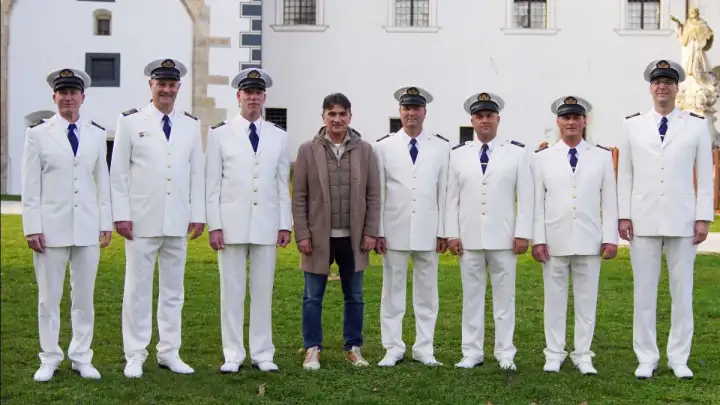 Nova pjesma klape „Sveti Juraj“ posvećena je Vatrenima uz spot s kadrovima značajnijih trenutaka hrvatskog nogometa (VIDEO)
