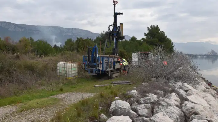 Nastavljeni istražni radovi na području bivše tvornice Jugovinil – Grad Kaštela