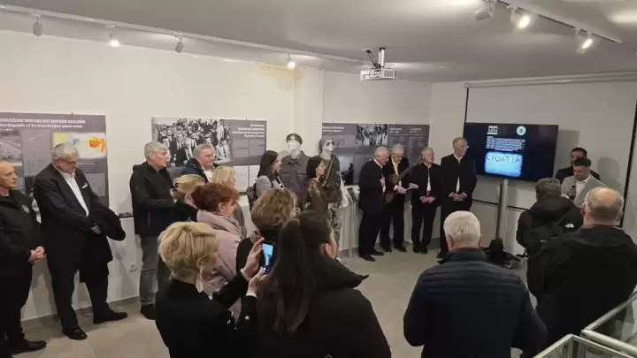 Noć muzeja 2026.: Svečano otvorena izložba o Domovinskom ratu i sportskoj fotografiji u Splitu