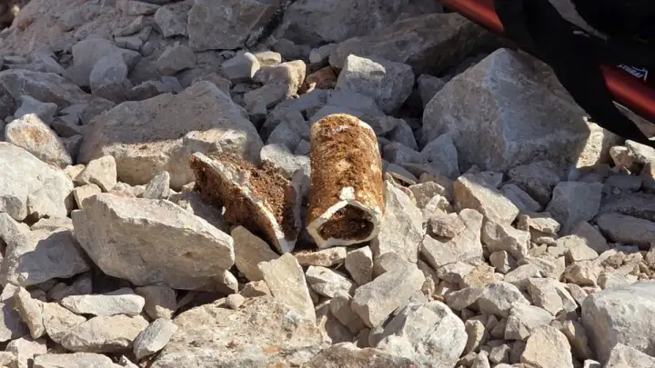 Pronađene kosti iz jame između Lećevice i Kladnjica stare stotinu i više godina (FOTO)