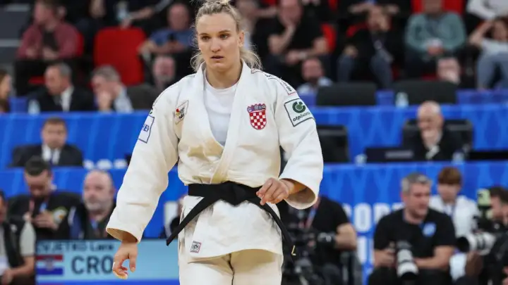 LARA CVJETKO NADOMAK POSTOLJA NA EP