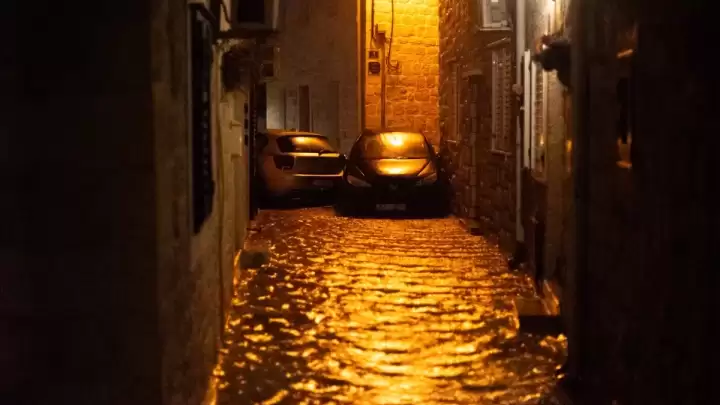 U Katoličkom domu u Novome poplavila kuhinja i vjeronaučna dvorana (VIDEO)