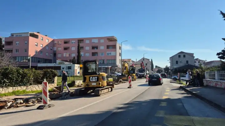 Napokon se uređuje nogostup prema pošti u Kambelovcu, uredit će se i autobusno stajalište
