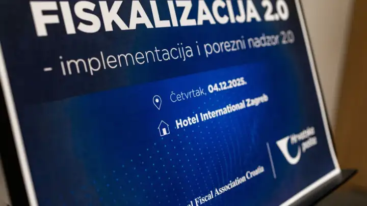 Porezna uprava: Sustav stabilan, ne postoji osnova za odgodu slanja eRačuna