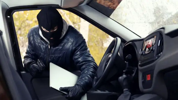 Poljski profesionalci u osam dana pokrali dijelove s više od stotinu automobila, operirali od Splita do Tučepa