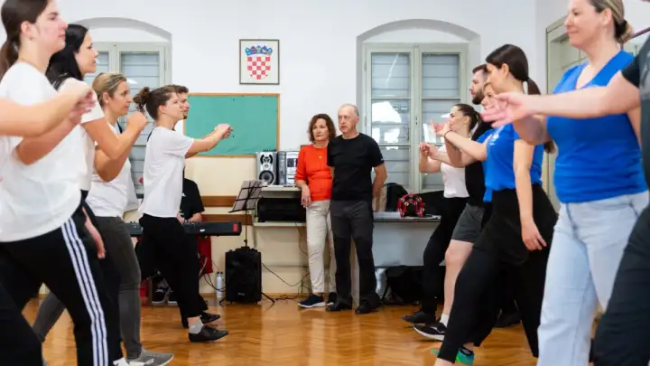 JADRANSKA PLESNA ŠKOLA OKUPILA VIŠE OD 50 POLAZNIKA U SKLOPU DANA O’ KVADRILJE