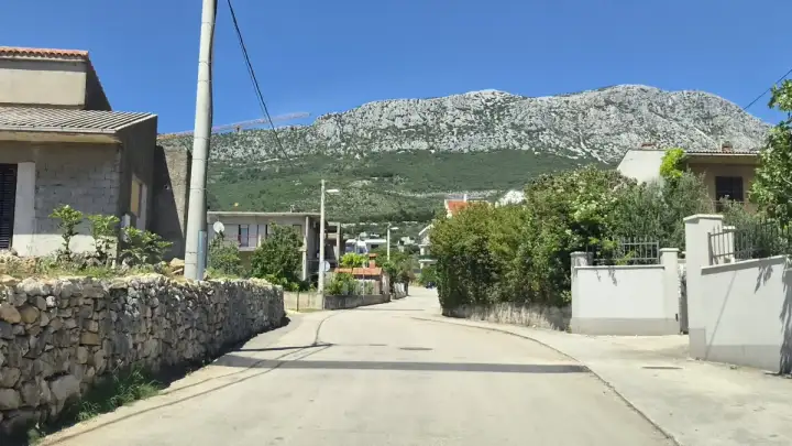 Nakon primjedbi vozača, snizili 'ležeće policajce' u Kambelovcu i Sućurcu