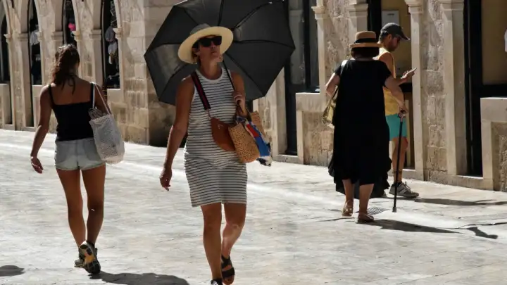 Na jugu Hrvatske jutros izmjereno i više od 30 stupnjeva Celzija