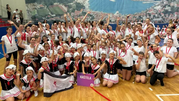 Kaštelanske mažoretkinje na Regionalnom prvenstvu Dalmacije osvojile 36 medalja, od toga 19 zlatnih