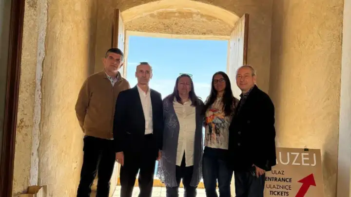 Talijanski veleposlanik posjetio Muzej grada Kaštela: obišao Vitturi te se oduševio postavom i radom Muzeja