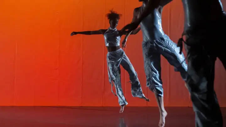 Plesna predstava Migracija zraka gostuje u Kulturnom centru Kaštel Lukšić