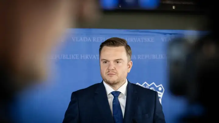 Ministarstvo financija objasnilo pravo građana na besplatne bankarske usluge