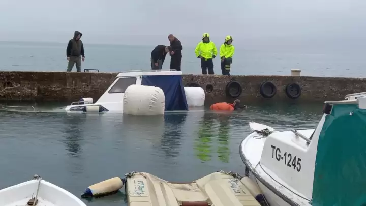 Javne službe saniraju posljedice nevremena, podmorski radovi izvodit će se kad vrijeme bude bolje