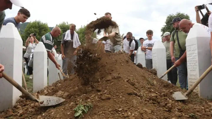Nakon 31 godine u Srebrenici pokopano deset žrtava genocida, zločin se ne zaboravlja