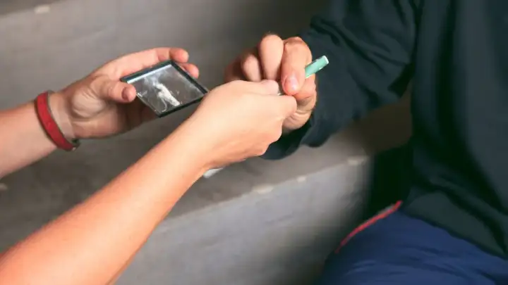 Bosonoga i u pidžami prijavila sina zbog prijetnji smrću