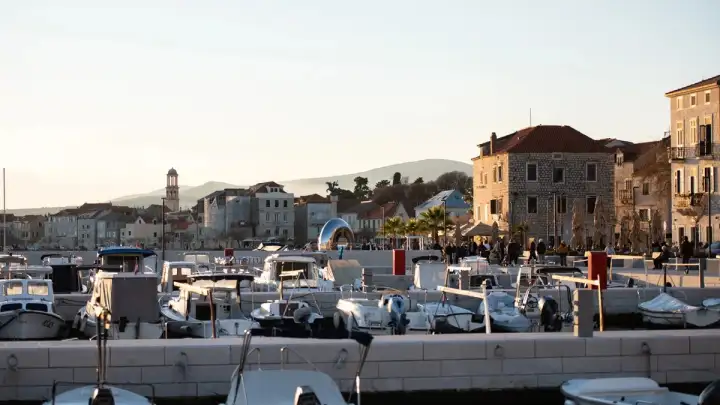 Tjedna prognoza: Oblačno sa sunčanim razdobljima, od četvrtka uz olujno jugo