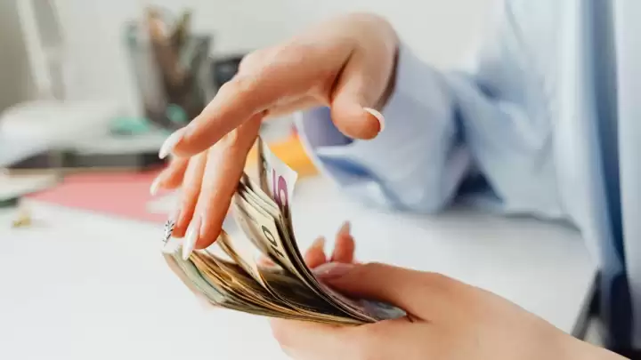 Hrvati se sve više zadužuju: 13 posto više kredita, rastu i prekoračenja