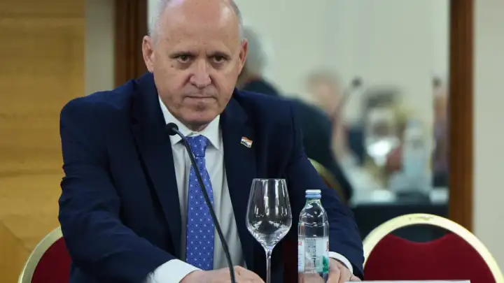 Bačić: U Hrvatskoj ne mogu postojati privatna groblja