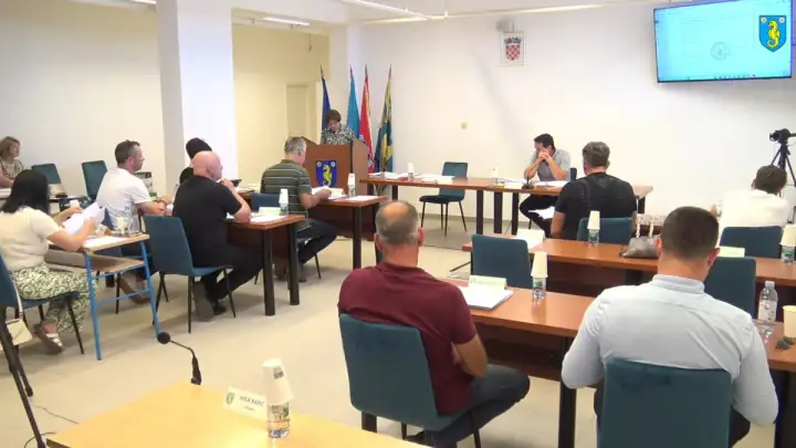 OV OKRUG: Rebalans proračuna, koncesije na pomorskom dobru, gubici komunalnog poduzeća...