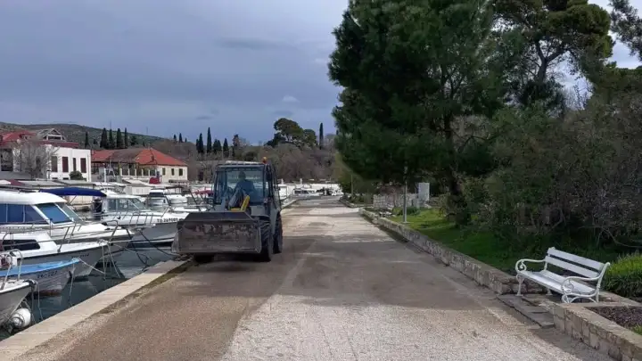 SANACIJA ŠETNICA U PARKU FORTIN: ZAPOČELI RADOVI NA OBNOVI