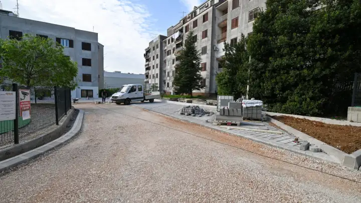 Uređenje parkinga na Balačanama pri kraju (FOTO)