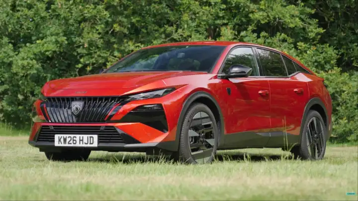 Novi Peugeot 408: Stilski izazivač ili samo još jedan crossover?