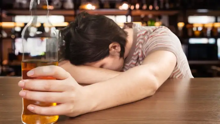 Pijan psovao, skinuo hlače i pomokrio se na javnom mjestu