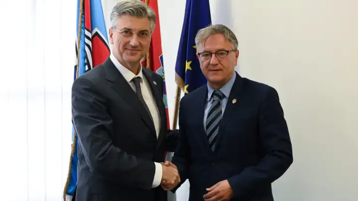 HSS se priključuje vladajućoj koaliciji: Dosta nam je lajanja na mjesec