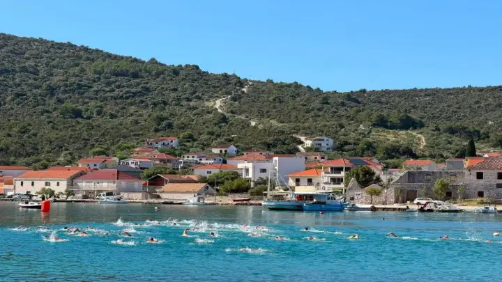 Uspješno održan 6. Plivački maraton Vinišće