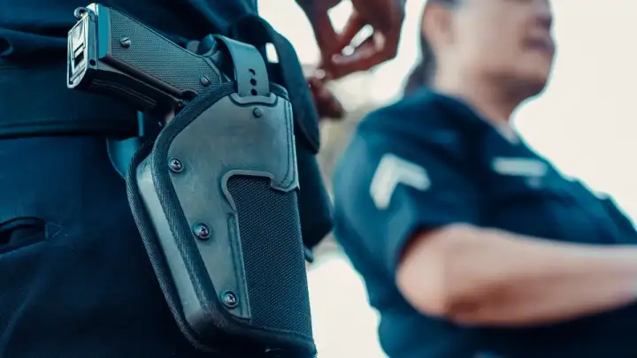 Posjetila policajca u Sinju pa mu iz ormara ukrala pištolj
