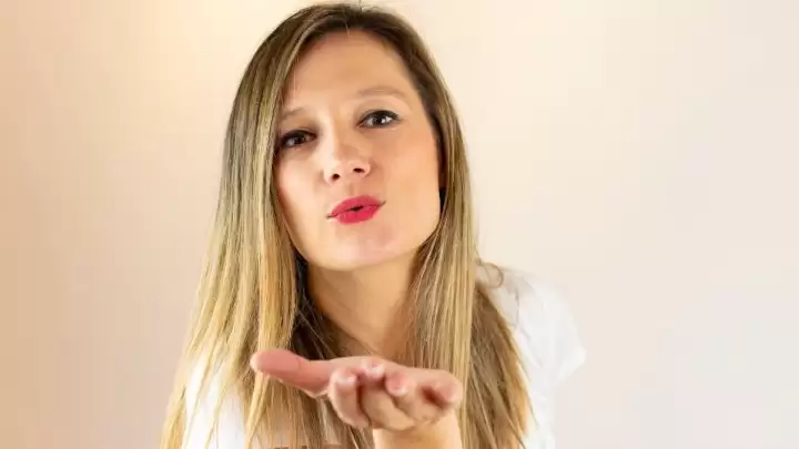 Žene se potukle u kafiću pred 20-ak gostiju. Razlog? Pusa