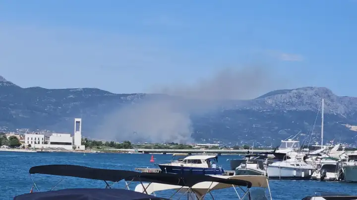 Planula trava kod aerodroma, vrlo brzo ugašena